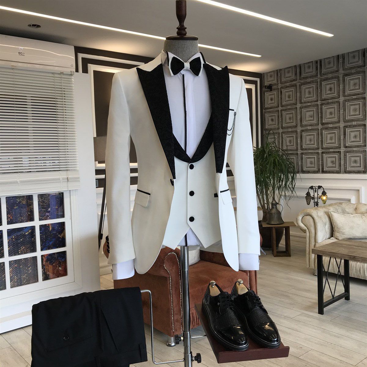 3 Piece White Party Prom Suits For Man with Black Peaked Lapel-BallBride