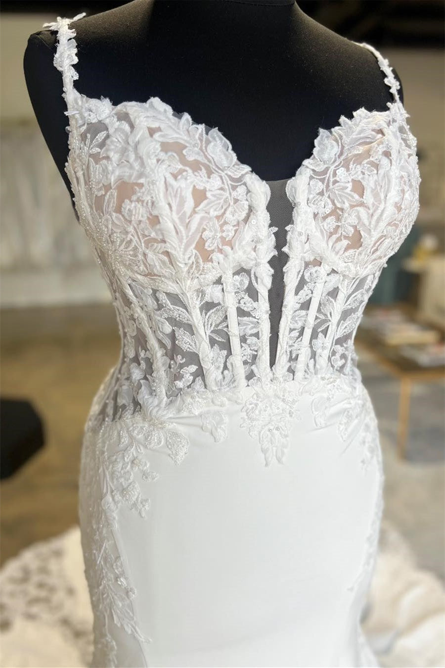 Gorgeous Spaghetti-Straps Sleeveless Mermaid Wedding Dress Appliques Lace Open Back With Buttons