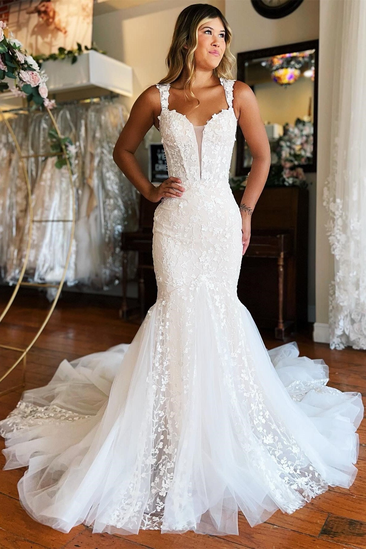 Elegant Sweetheart Straps Mermaid Wedding Dresses Sleeveless Open Back With Appliques Lace