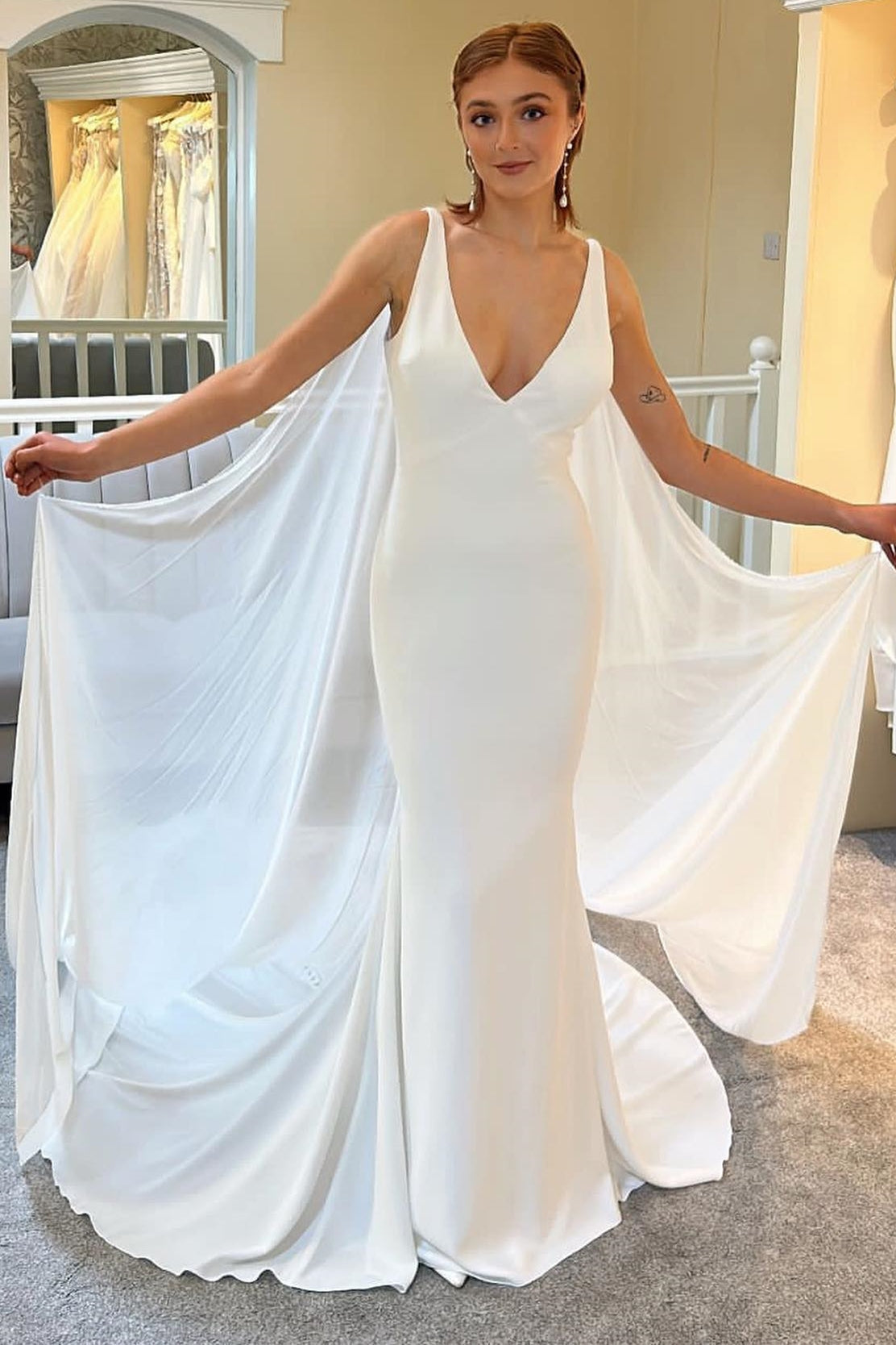 Exquisite Straps Satin V-Neck Mermaid Wedding Dresses Sleeveless Open Back With Ribbons