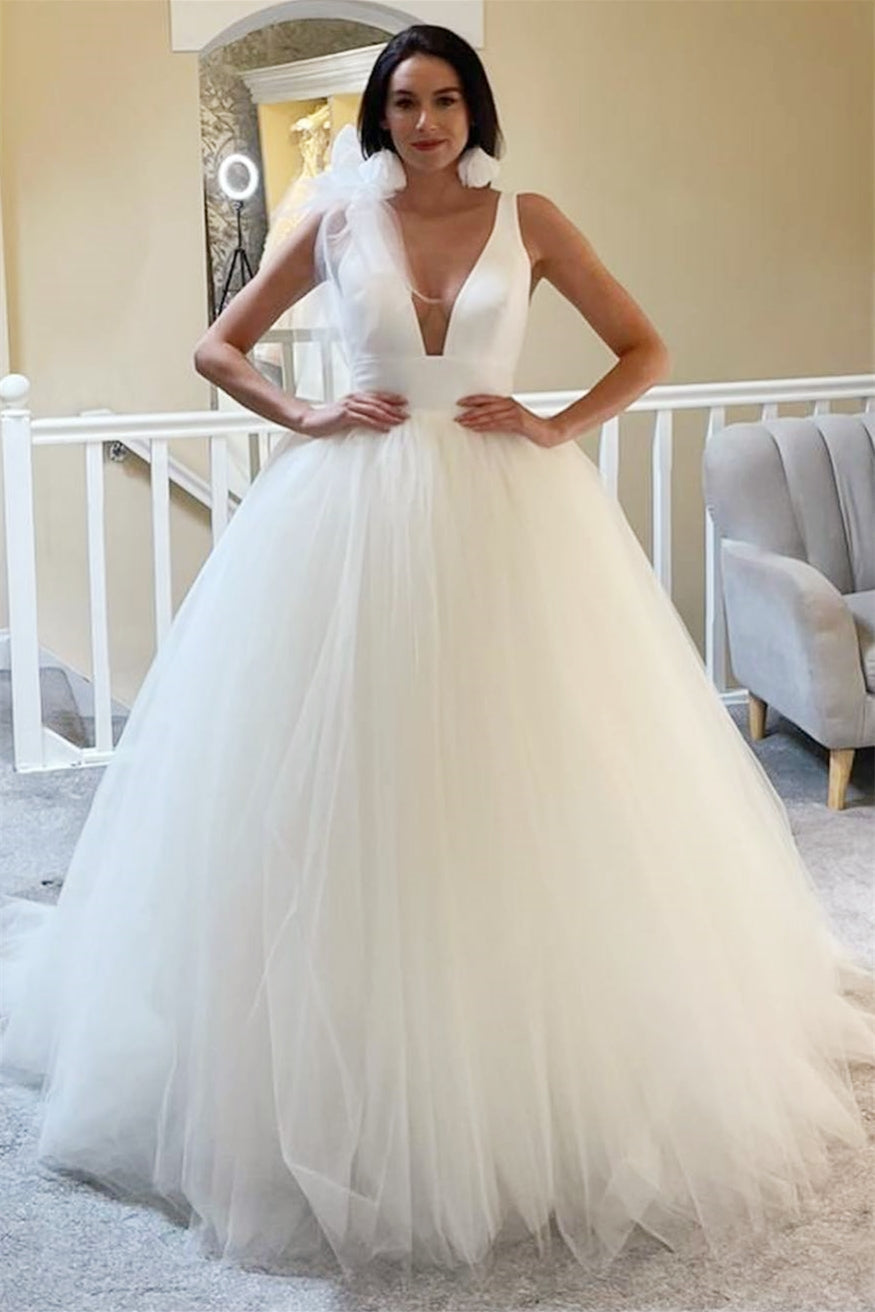 Charming V-Neck Tulle Ball Gown Wedding Dress Straps Sleeveless Open Back With Bowknot