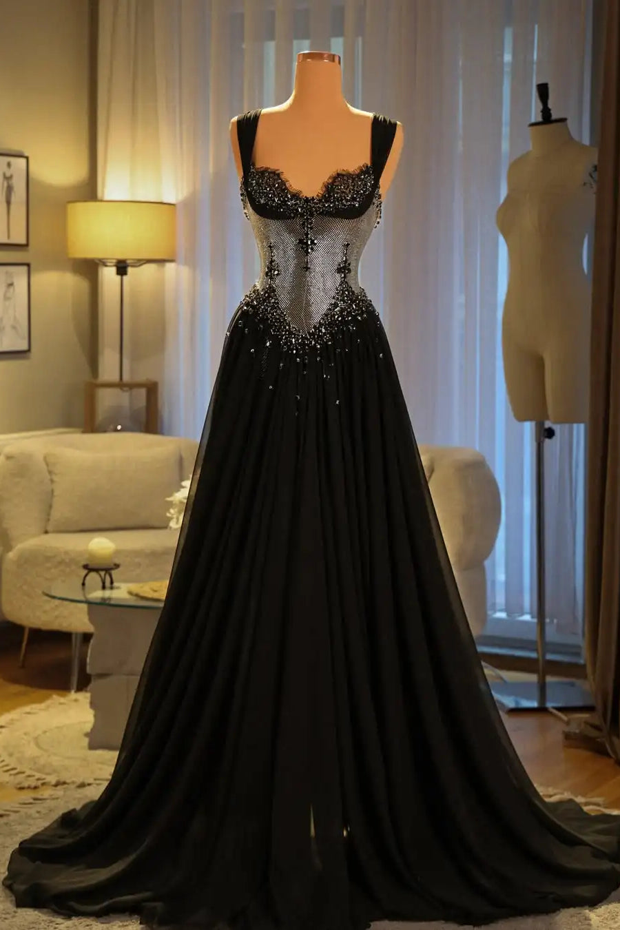 Elegant Black Sweetheart Straps Sleeveless Evening Dresses A-Line With Gem Pleats