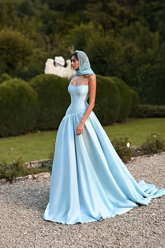 Glamorous Sky Blue Strapless Sleeveless Satin Evening Dresses A-Line With Pleats