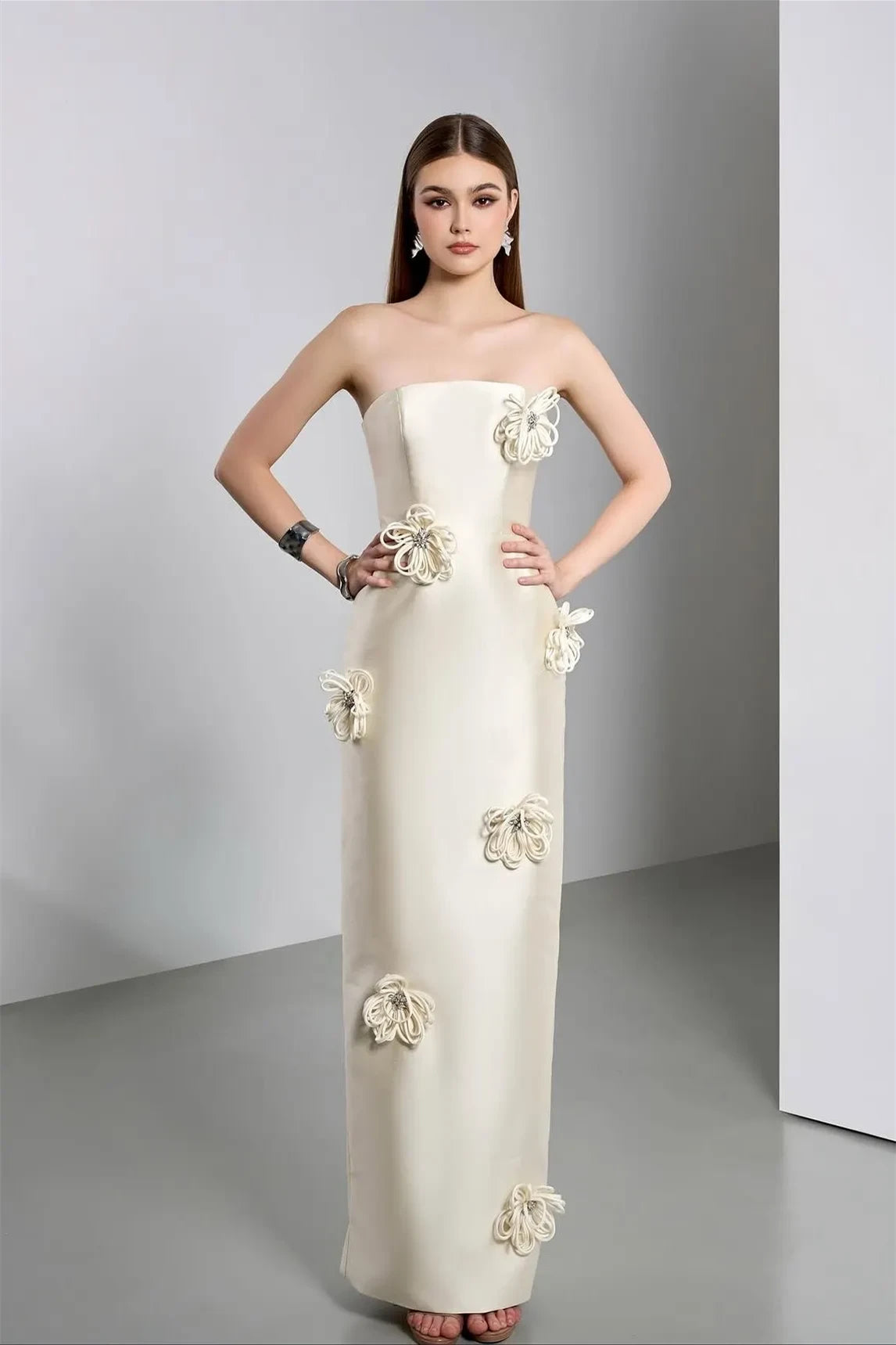 Glamorous Strapless Sleeveless Satin Evening Dresses Sheath With Zipper Flower