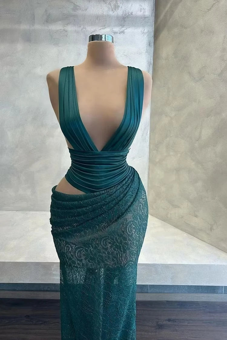 Graceful V-Neck Sleeveless Mermaid Wedding Dresses Floor Length With Pleats