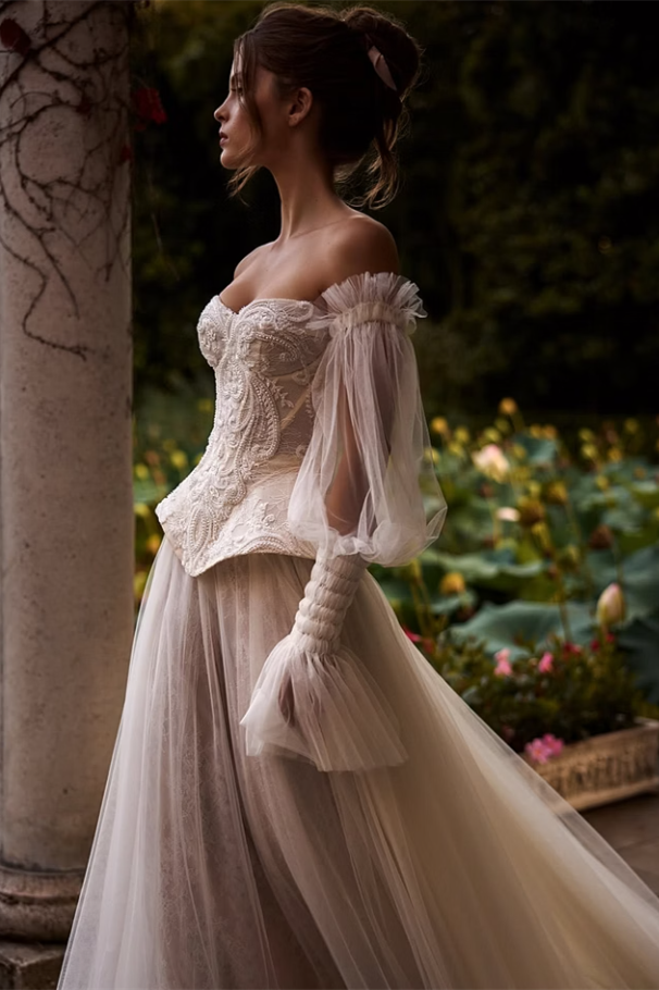 Graceful Sweetheart Long Sleeves Tulle Wedding Dresses Beading With Lace-Up Back