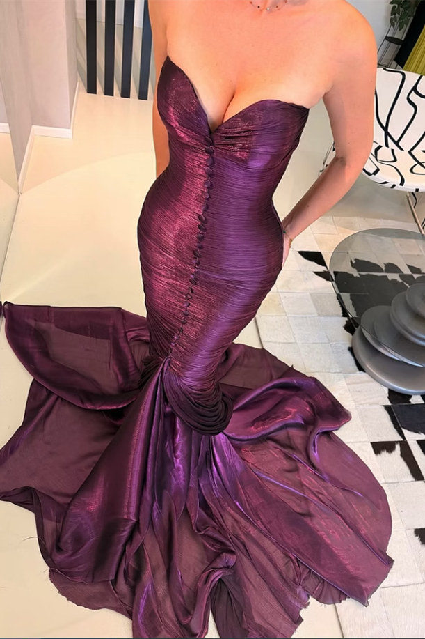 Luxurious Grape Sweetheart Strapless Sleeveless Mermaid Wedding Dresses Sheath With Pleats