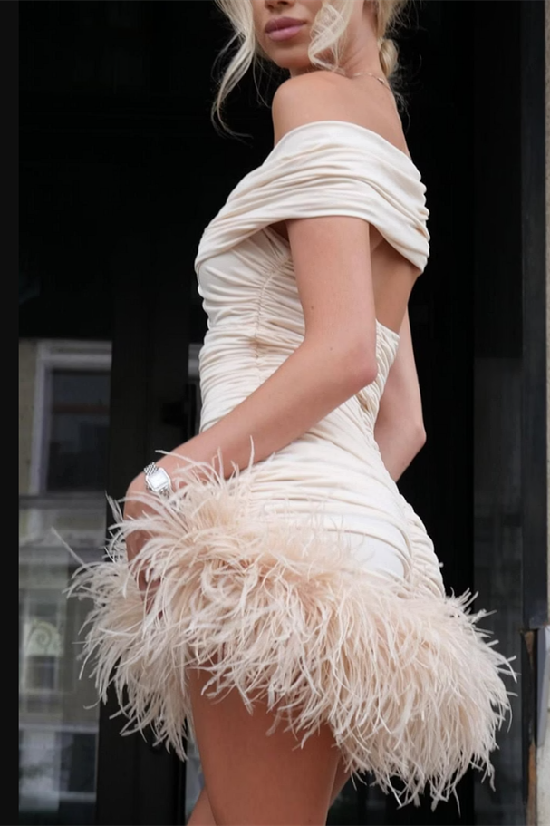 Chic Off The Shoulder Mermaid Homecoming Dresses Mini With Feather Pleats