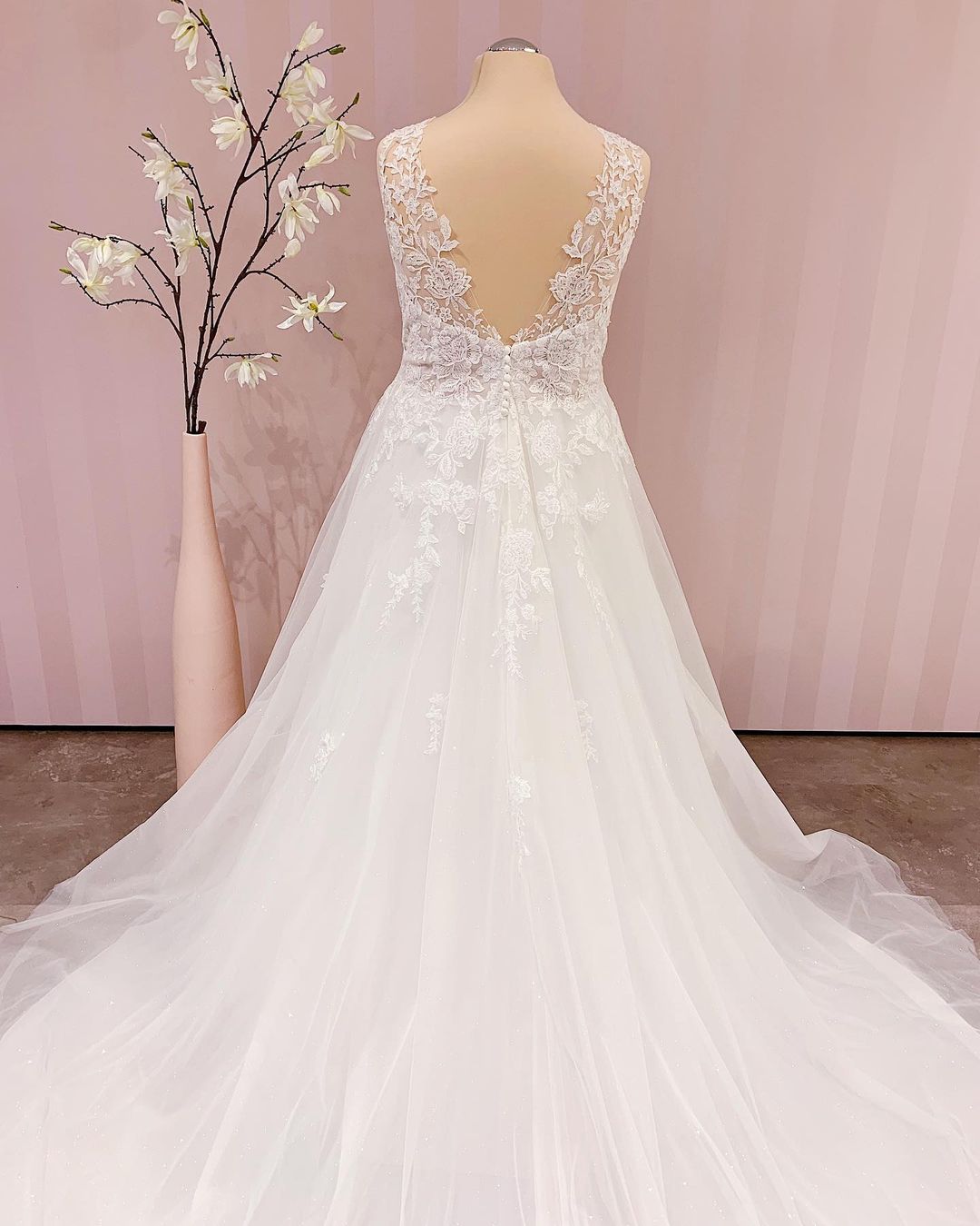 A-Line Backless Wedding Dress with Appliques Lace - Simple V-Neck Design-BallBride