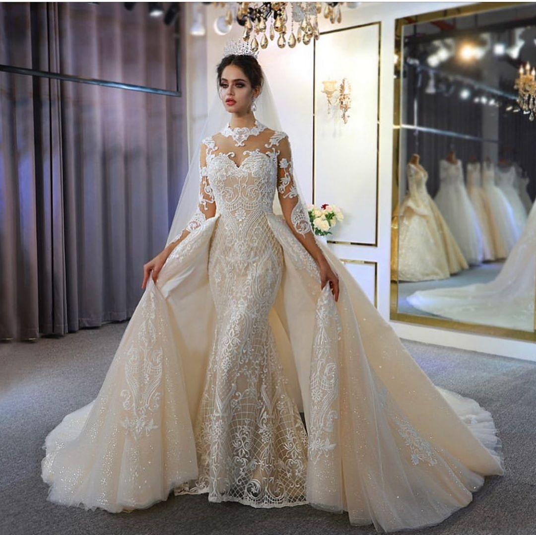 Amazing Sweetheart Long Sleeved Wedding Dress with Lace Appliques-BallBride