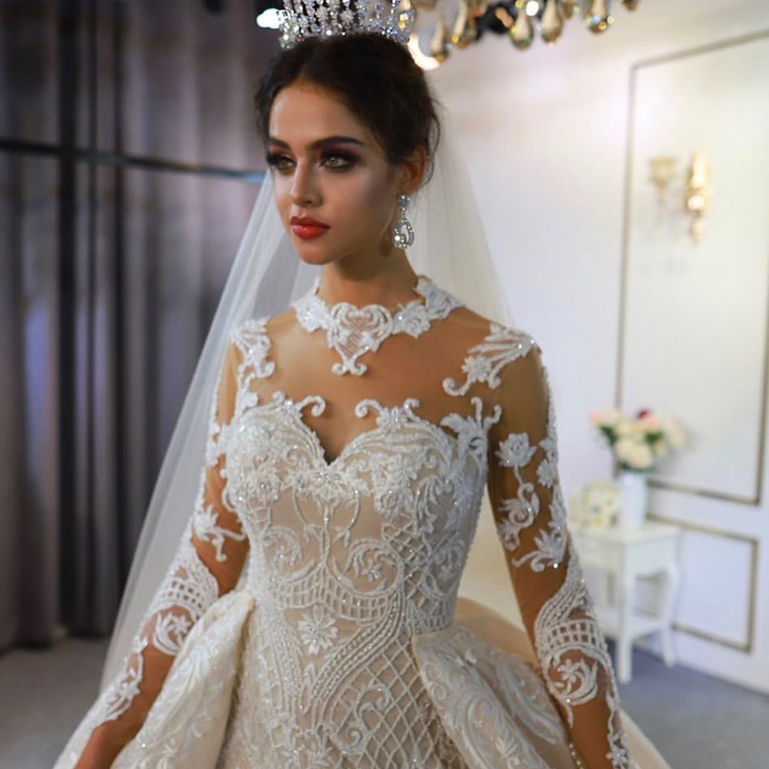 Amazing Sweetheart Long Sleeved Wedding Dress with Lace Appliques-BallBride