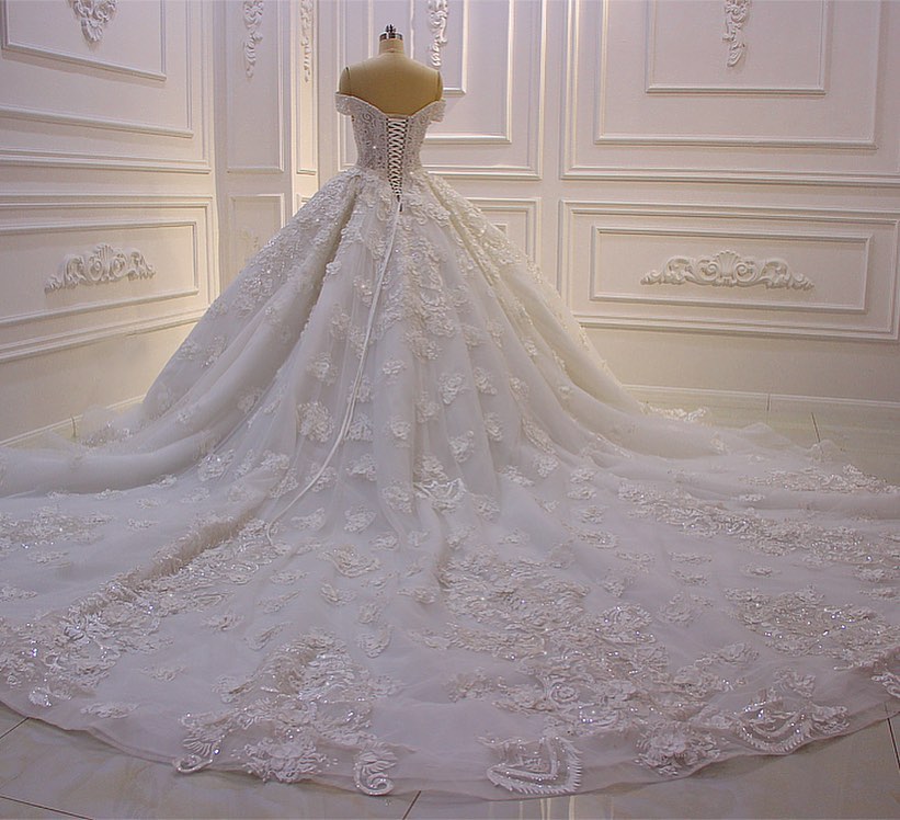 Amazing Sweetheart Off-the-Shoulder Backless Wedding Dress With Lace Appliques Ruffles-BallBride