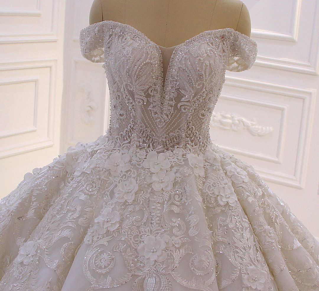 Amazing Sweetheart Off-the-Shoulder Backless Wedding Dress With Lace Appliques Ruffles-BallBride