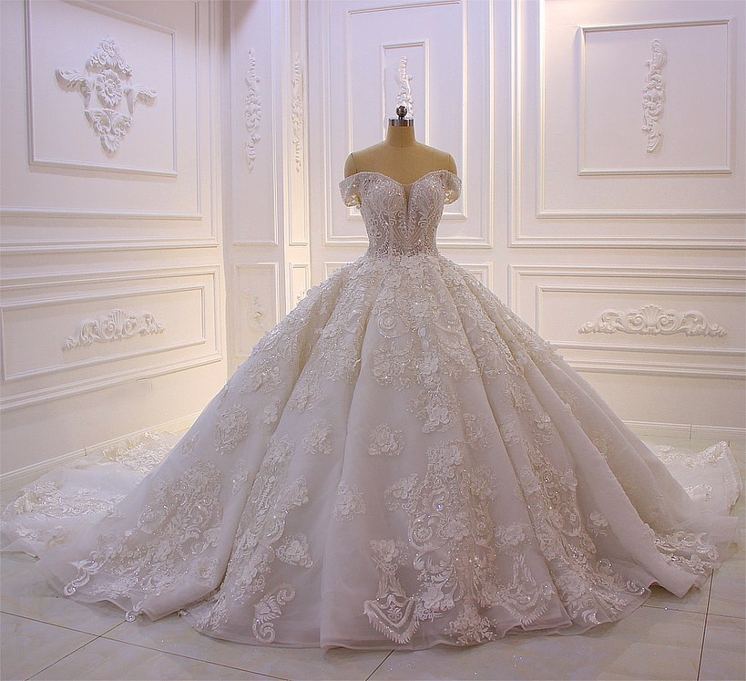 Amazing Sweetheart Off-the-Shoulder Backless Wedding Dress With Lace Appliques Ruffles-BallBride