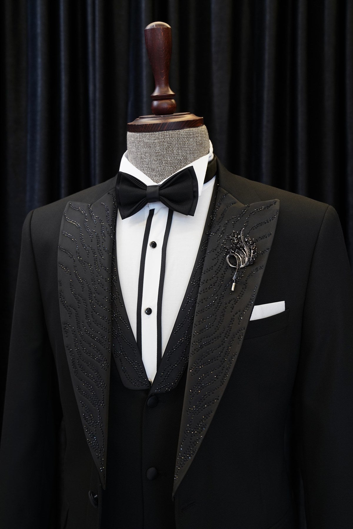 Barry Lastest Design Stylish Black 3-Piece Peaked Lapel Wedding Suit-BallBride