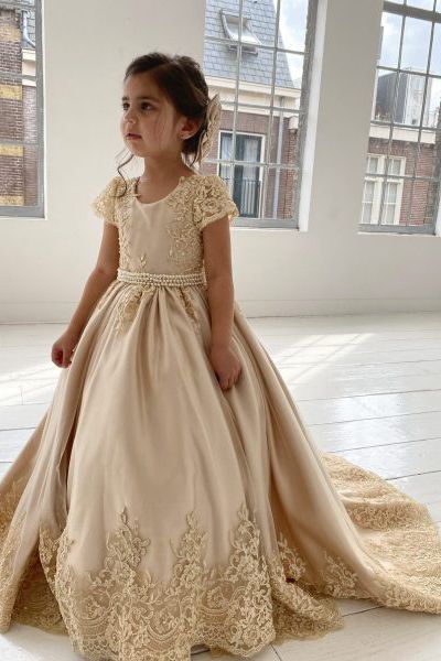 Beautiful Lace Appliques Bow Ruffles Pearls Short Sleeve Ball Gown Backless Flower Girl Dress-BallBride