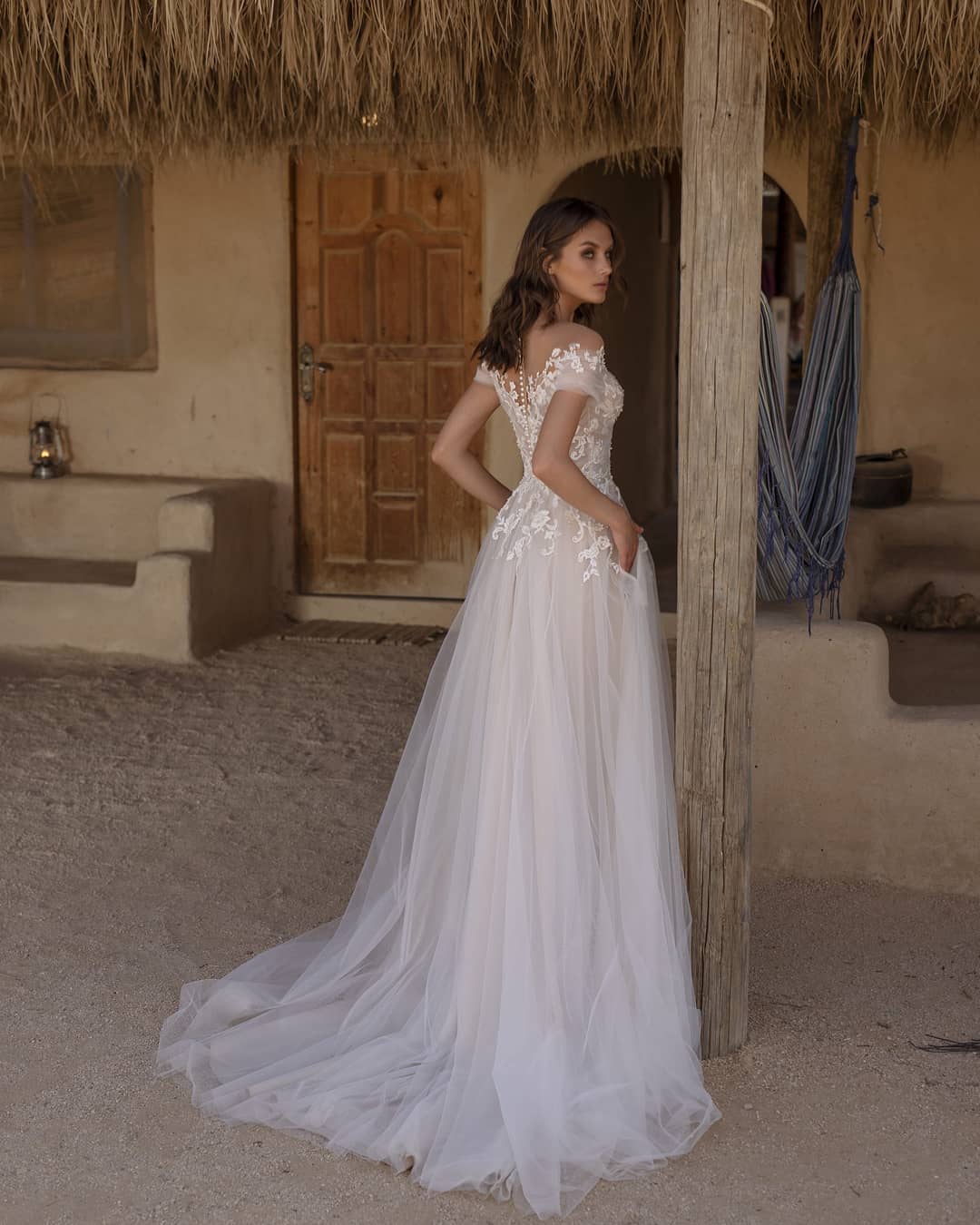 Beautiful Sweetheart Off-the-Shoulder Tulle A-Line Wedding Dress with Appliques Lace and Pockets-BallBride