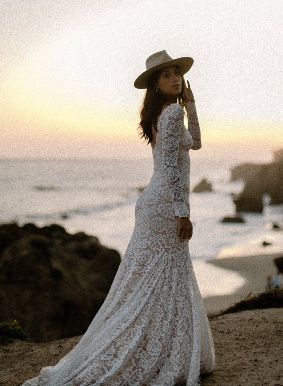 Boho Garden Lace Trumpet Mermaid Fitted Long Sleeves Wedding Dresses Court Train-Ballbride