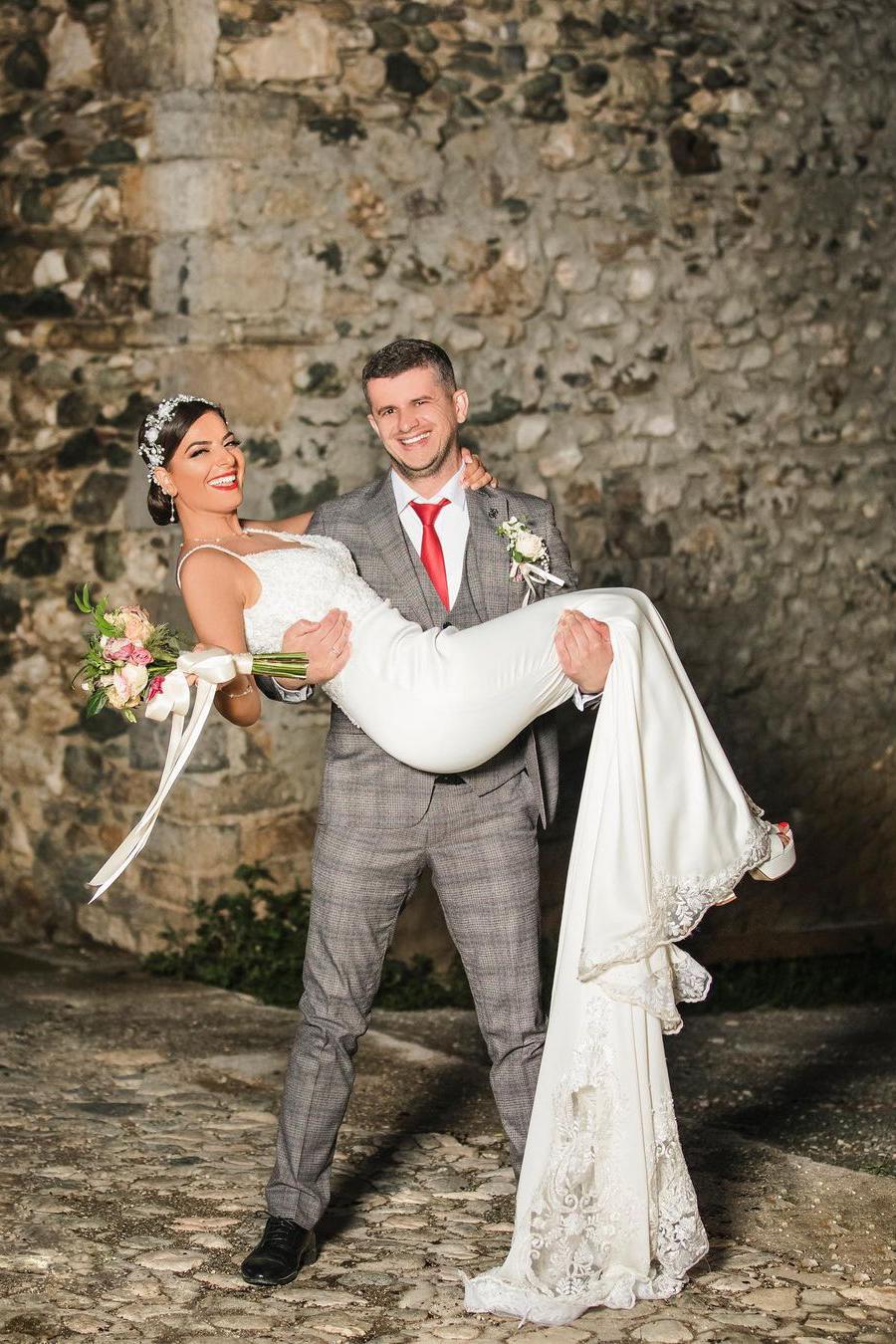 Charming V-neck Mermaid Wedding Dress with Lace Appliques-BallBride