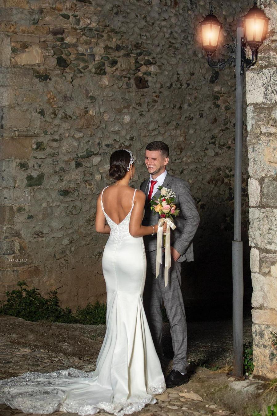 Charming V-neck Mermaid Wedding Dress with Lace Appliques-BallBride