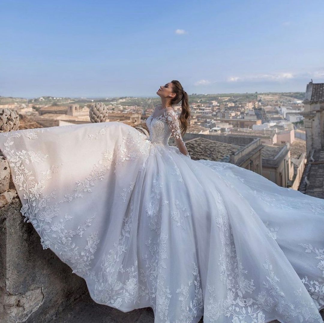 Chic Long Sleeved Princess Sweetheart Wedding Dress with Floral Lace Appliques-BallBride