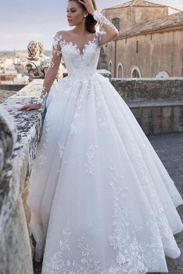 Chic Long Sleeved Princess Sweetheart Wedding Dress with Floral Lace Appliques-BallBride