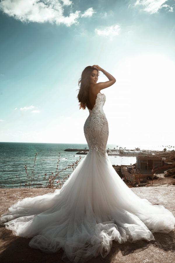 Chic Sweetheart Backless Long Meramid Wedding Dress with Lace Appliques-BallBride