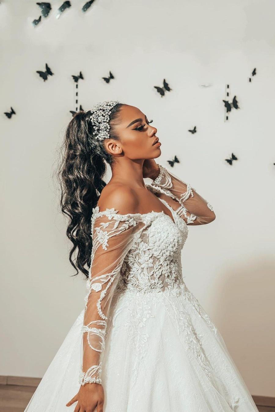 Classy A-Line Sweetheart Long Sleeves Floor-length Tulle Wedding Dress With Appliques Lace-BallBride