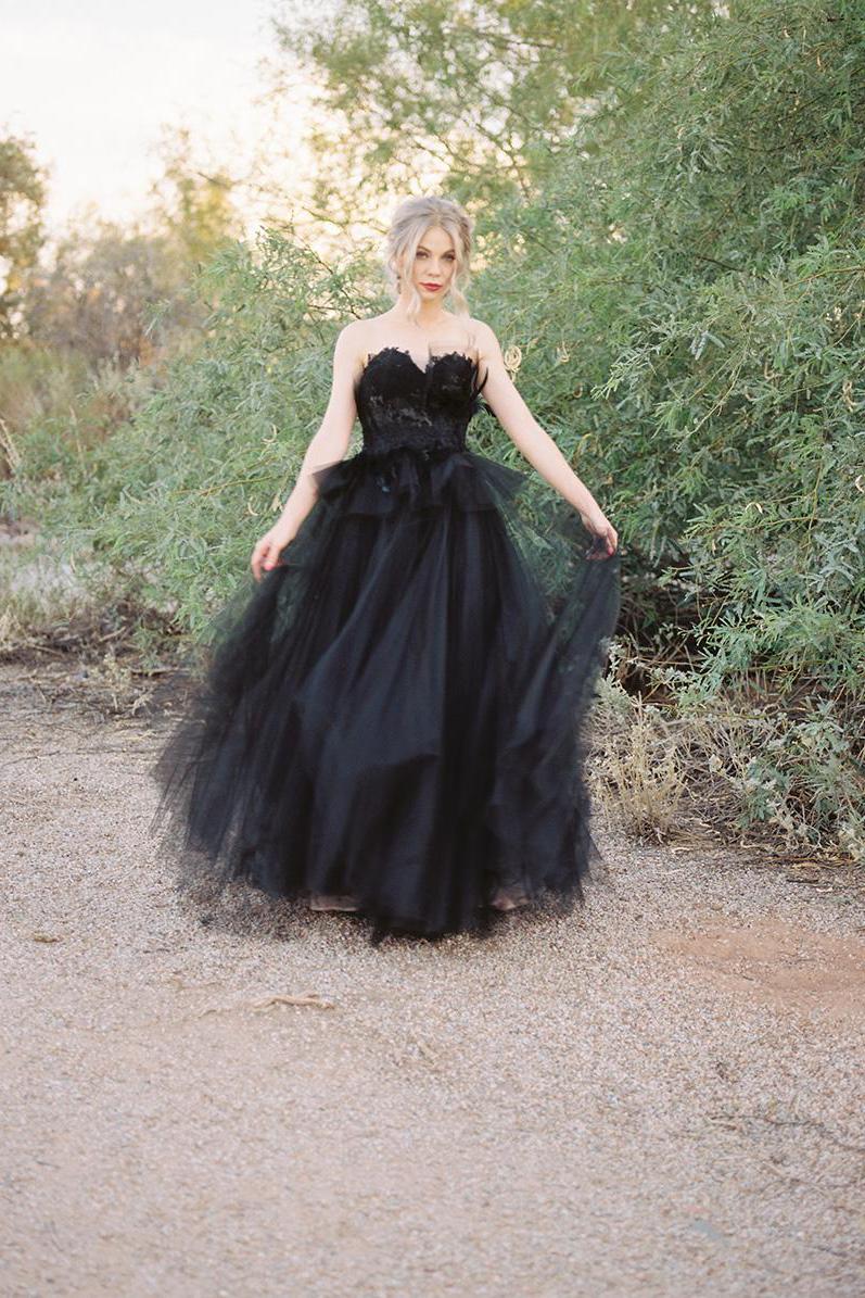 Classy Black Long Sweetheart Open Back Wedding Dress With Lace Tulle-BallBride