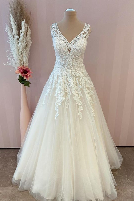 Classy Sweetheart A-Line Tulle Backless Floor-length Wedding Dress With Appliques Lace-BallBride