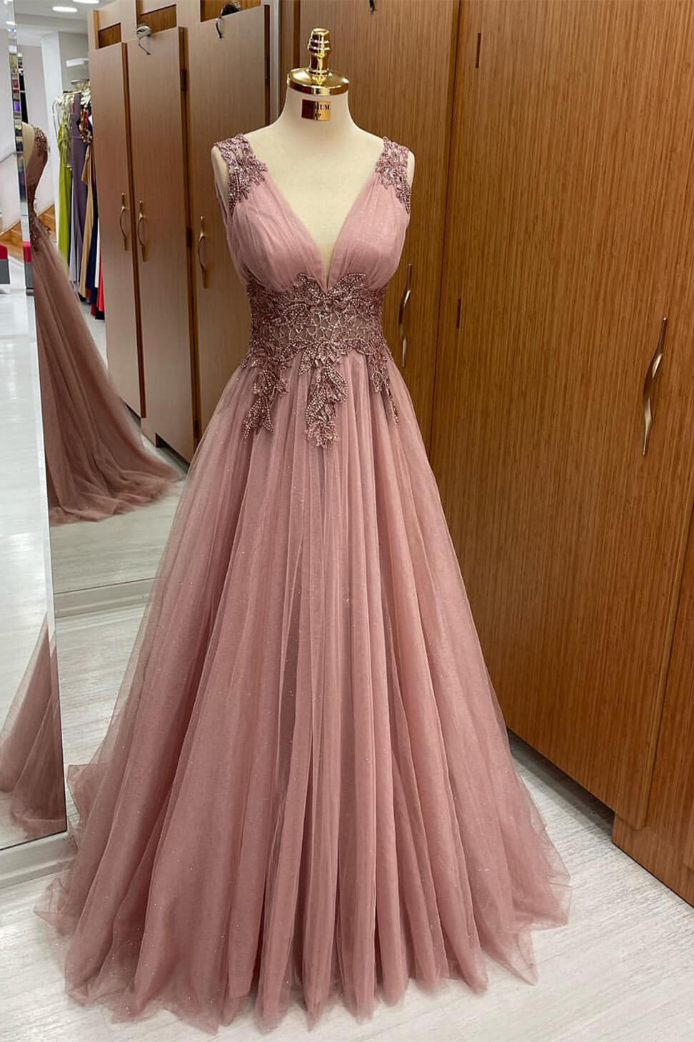 Dusty Pink Sleeveless Long Prom Dress With Tulle Appliques and V-Neck-BallBride