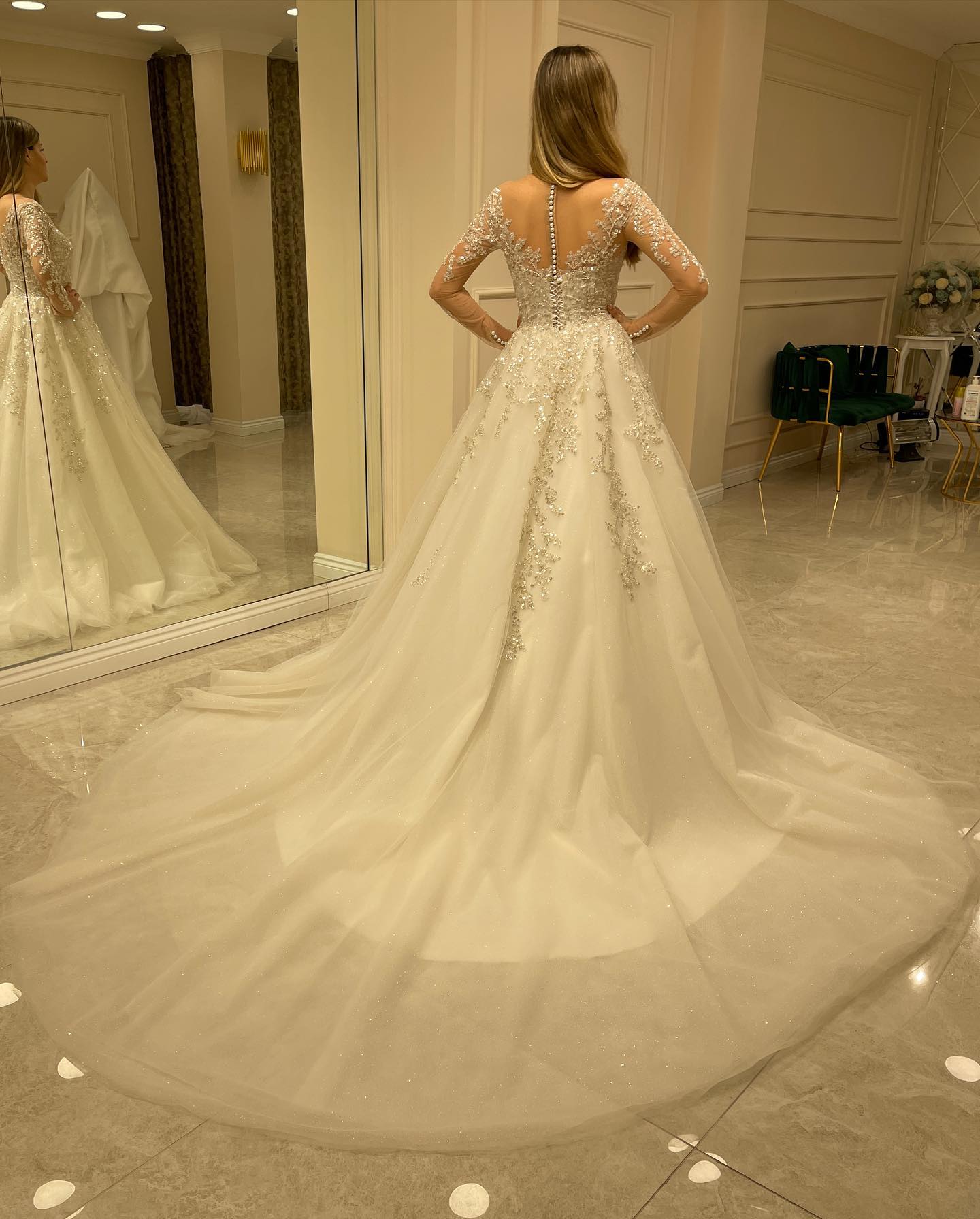Elegant A-line Lace Appliques Wedding Dress with Long Sleeves-BallBride