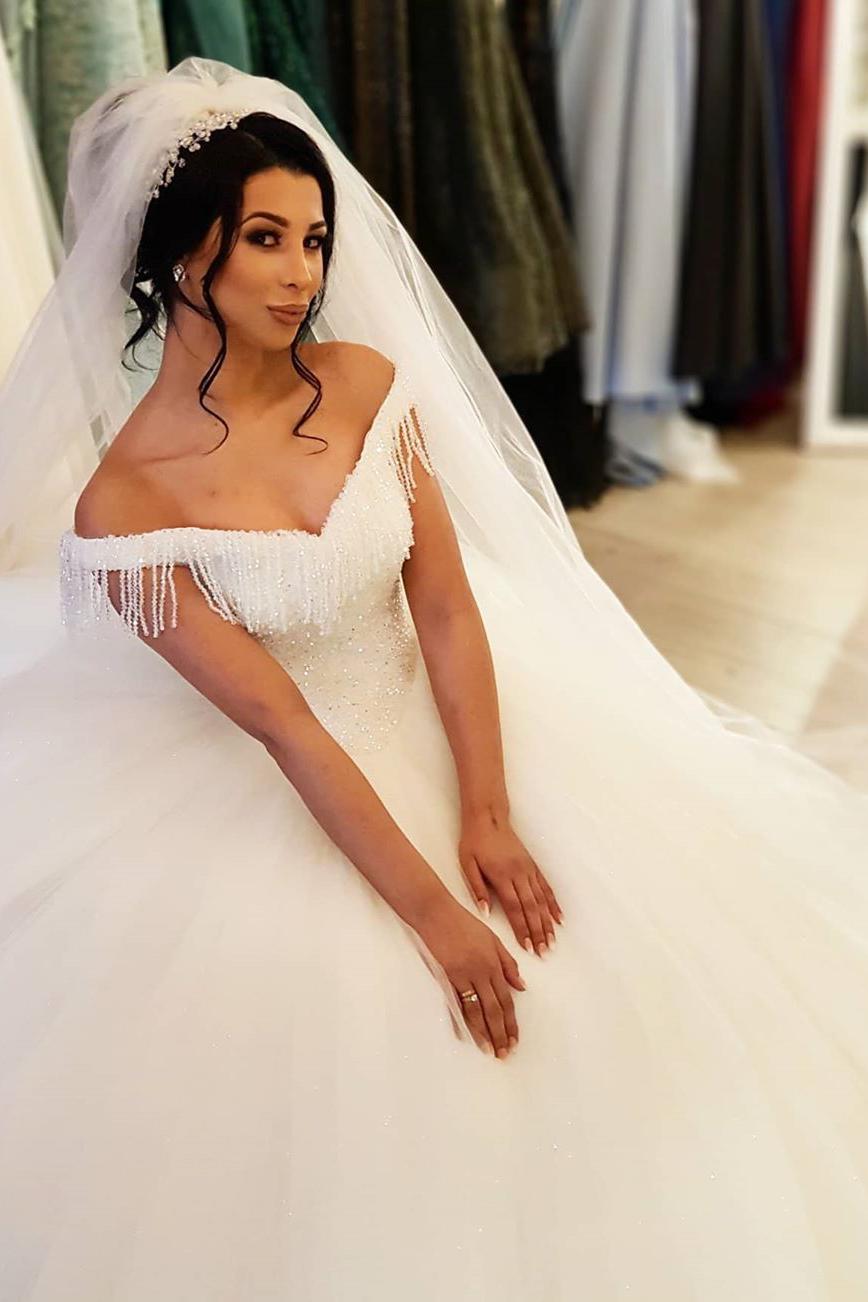 Elegant Beading Backless Floor-length Wedding Dress with Tassel Tulle-BallBride