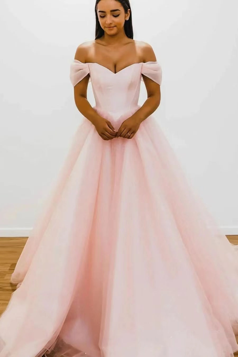 Elegant Blushing Pink V-Neck Evening Dress With Tulle and Off-The-Shoulder Strapless Design-BallBride