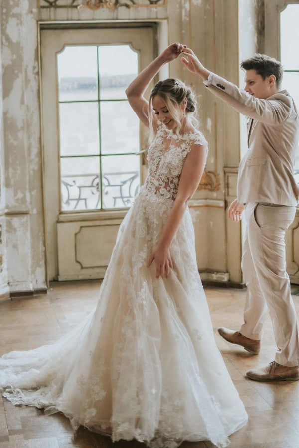 Elegant Boho A-line Tulle Wedding Dress with Lace Appliques-BallBride