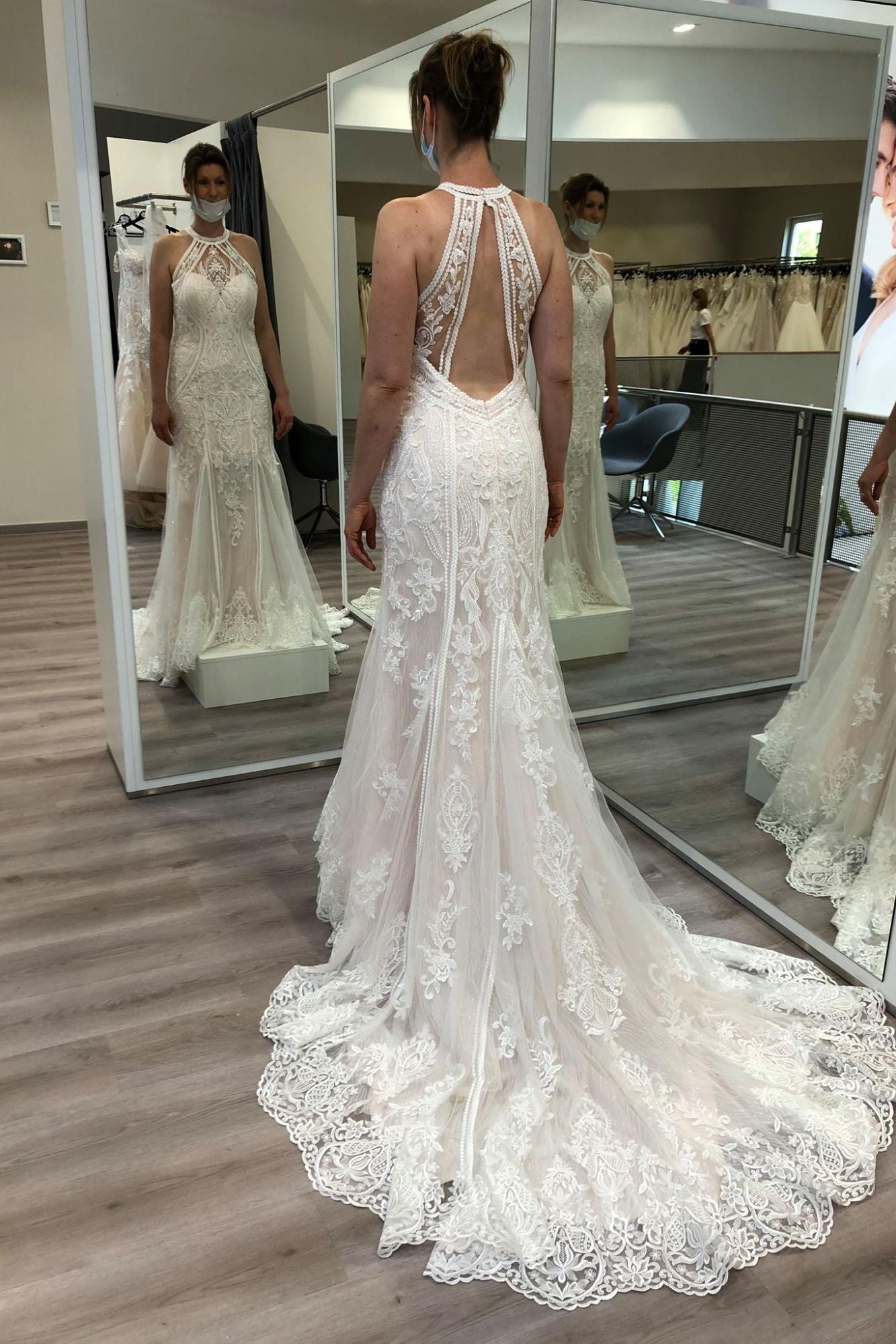 Elegant Halter Backless Mermaid Wedding Dress With Appliques Lace-BallBride