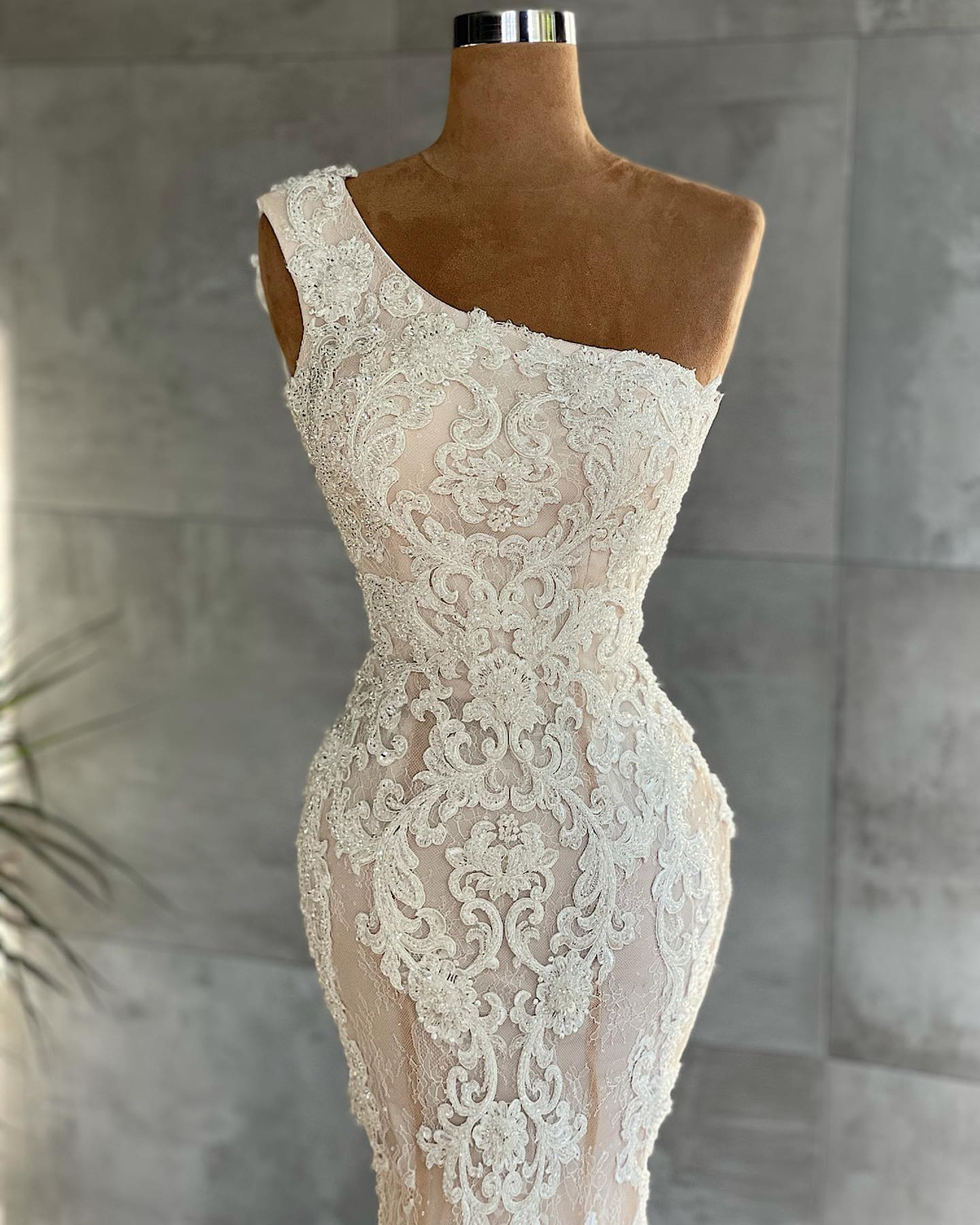 Elegant One Shoulder Lace Mermaid Wedding Dress with Appliques-BallBride