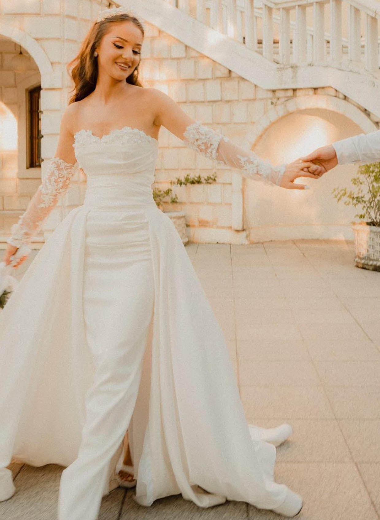 Elegant Sweetheart Detachable Train Lace Sleeves Wedding Dresses-Ballbride