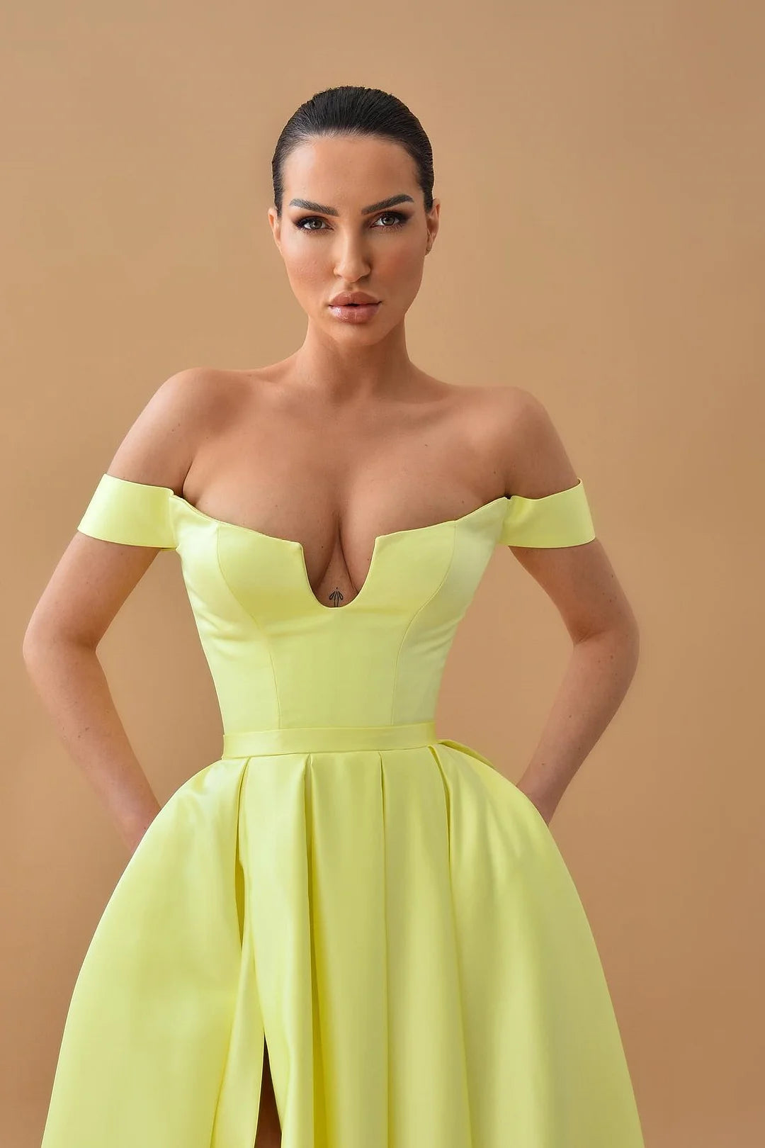 Fashion Daffodil Off-The-Shoulder Sweetheart A-line Evening Dress With Split-BallBride