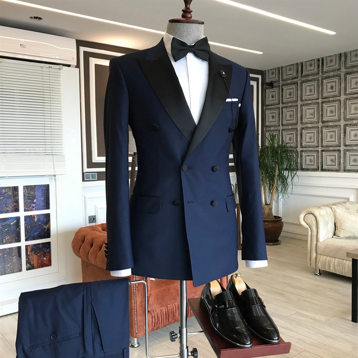 Gentle Dark Navy Prom Suits for Guys with Double Breasted Peaked Lapel-BallBride