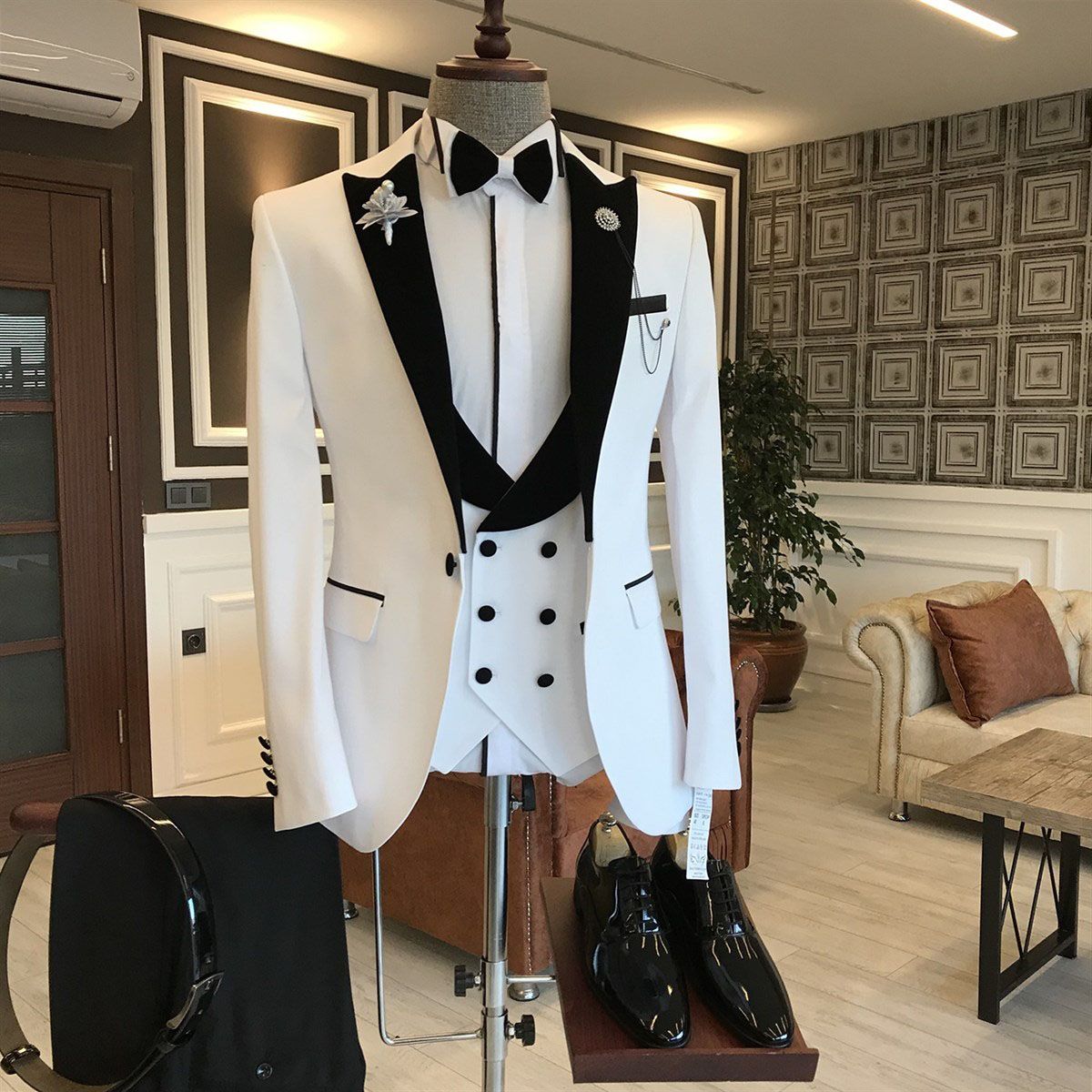 Gentle One Button Prom Attire for Guys - White Mixed Black with Peaked Lapel-BallBride