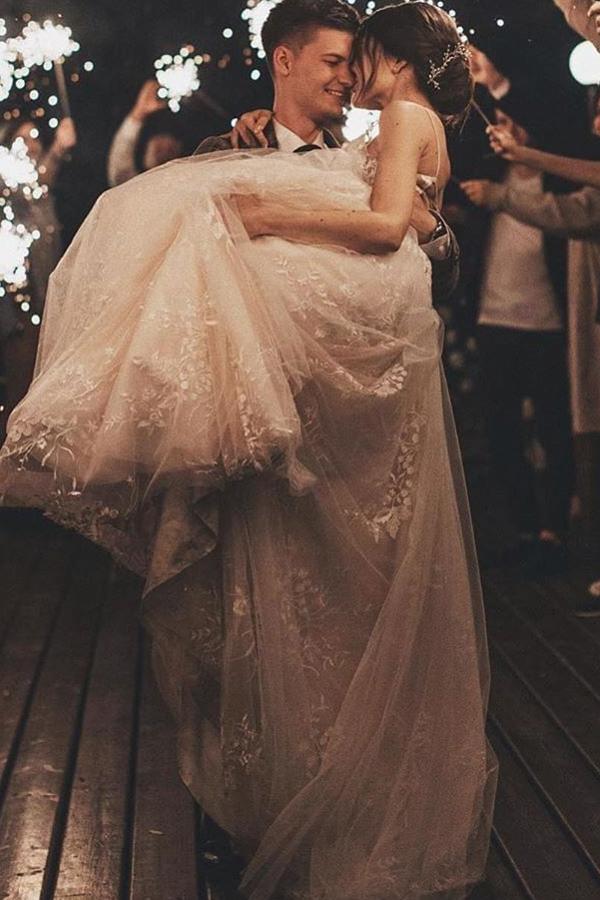 Gorgeous A-line V-neck Tulle Lace Wedding Dress-BallBride
