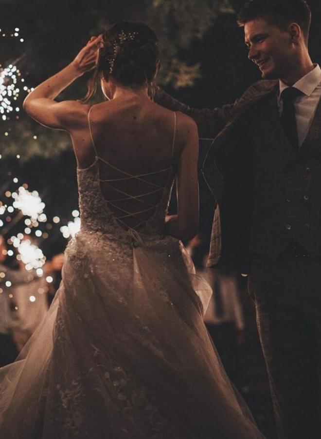 Gorgeous A-line V-neck Tulle Lace Wedding Dress-BallBride
