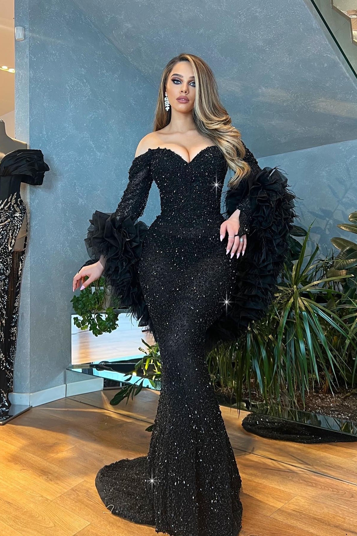 Gorgeous Black Sweetheart Long Sleeves Mermaid Prom Dress with Sequins-BallBride