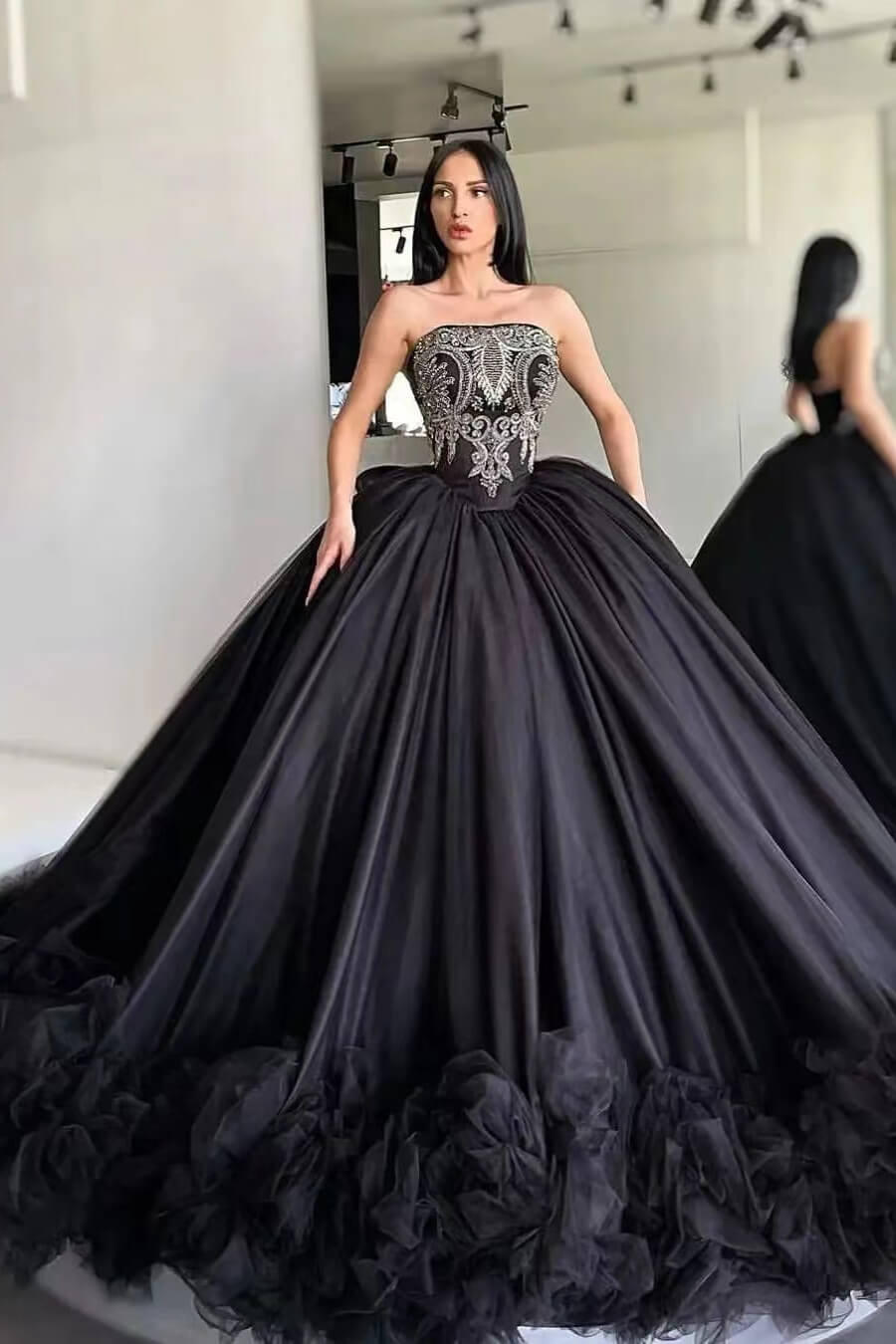 Gorgeous Strapless Mermaid Prom Dress with Appliques - Black-BallBride