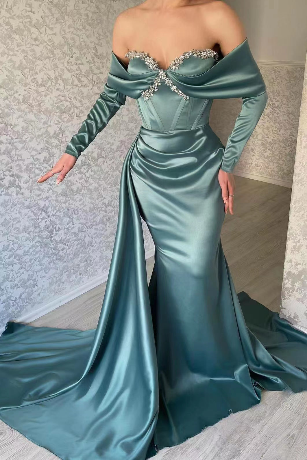 Gorgeous Sweetheart Mermaid Prom Dress With Rhinstone Ruffles-BallBride