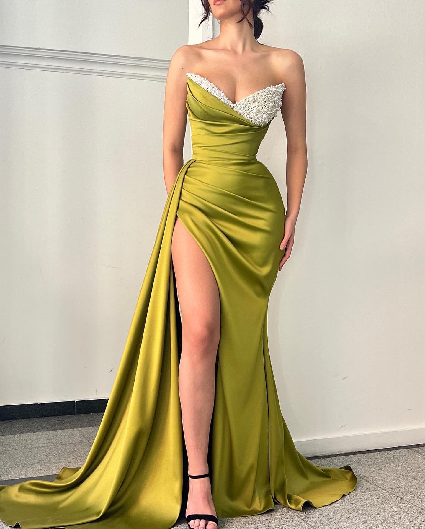Green Sweetheart Split Pearl Beaded Prom Dress with Ruffles-BallBride