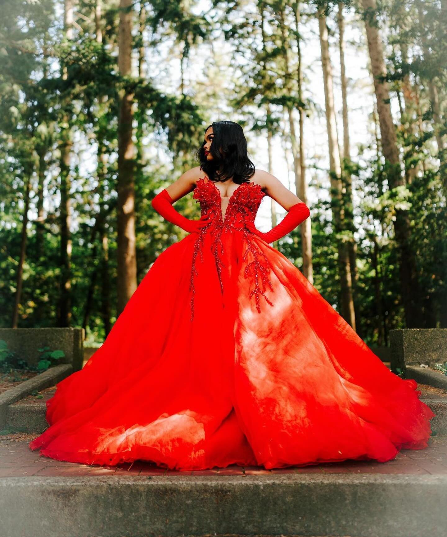 Hot Red Sweetheart Tulle Appliques V-neck Puffy Ball Prom Dress-BallBride