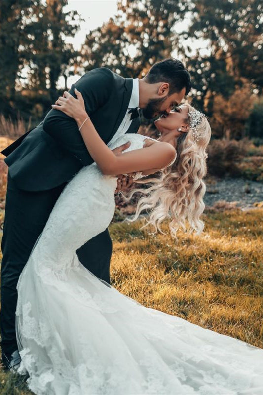 Lace Sleeveless Mermaid Wedding Dress With Chapel Train-BallBride