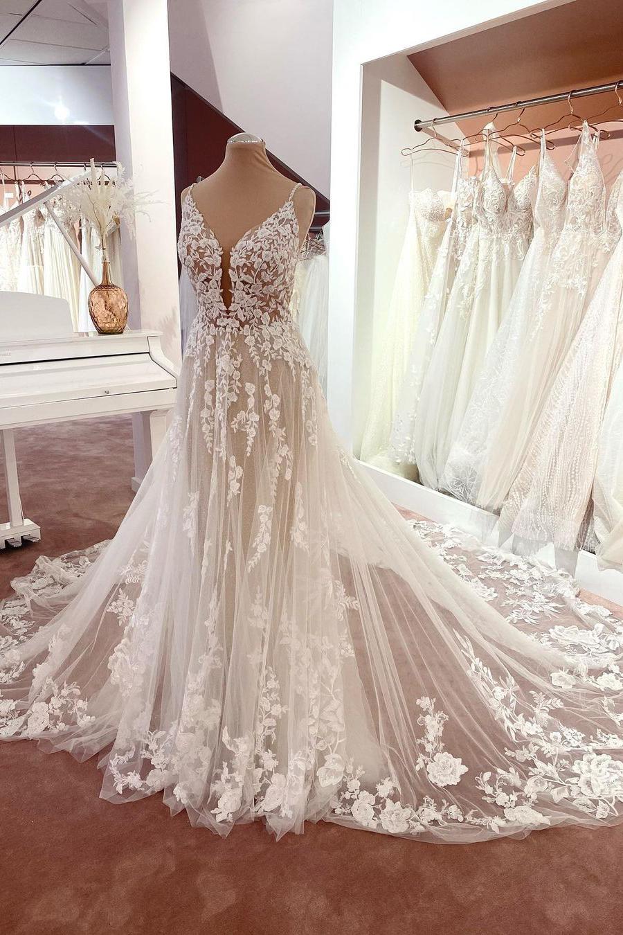 Long A-line V-neck Sleeveless Floral Lace Wedding Dress with Tulle Boho-BallBride